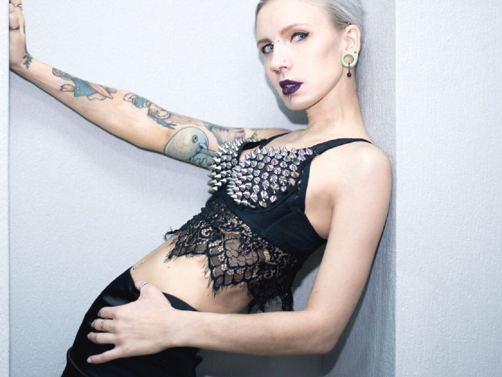 AlexaZaryanova webcam model profile image