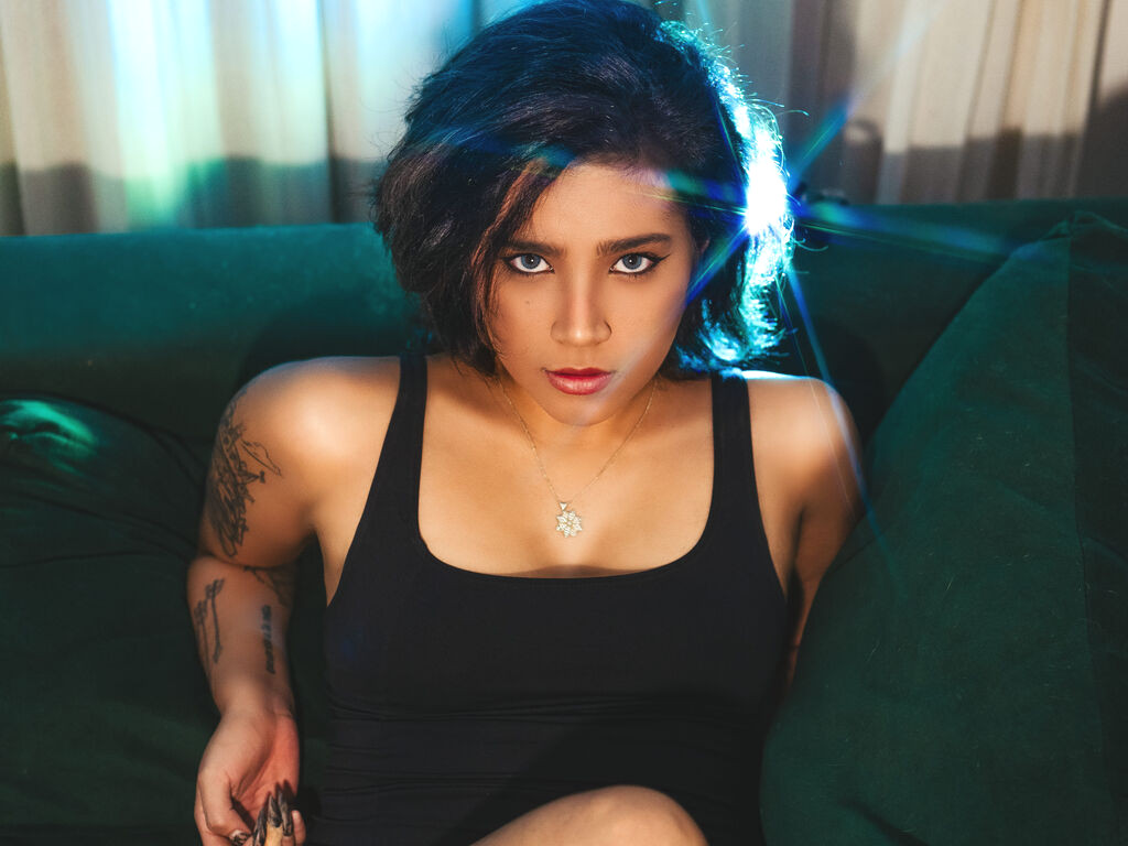 AlexiaBanner webcam model profile image