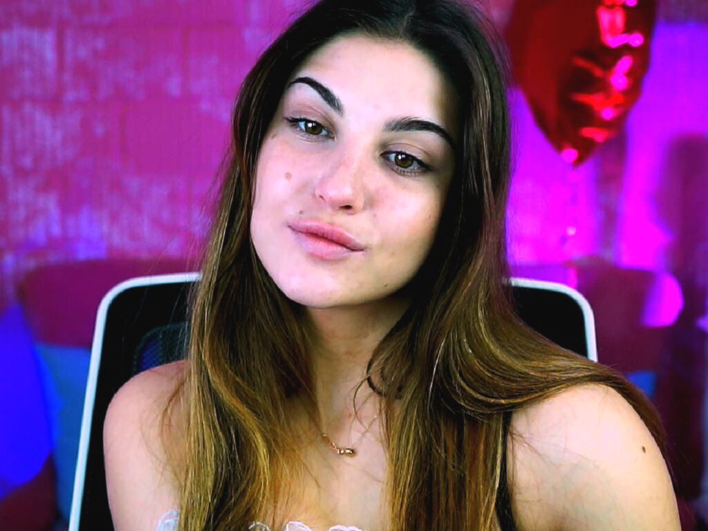 AliceGilden LiveJasmin cam model preview