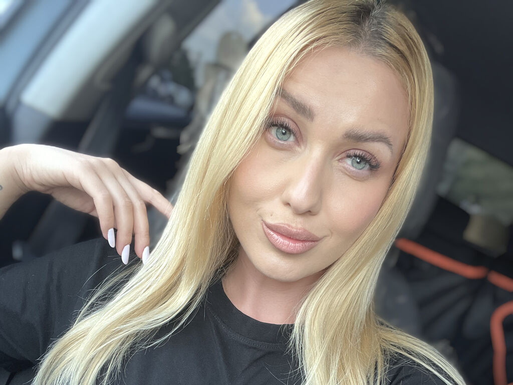 AmaFox webcam model profile image
