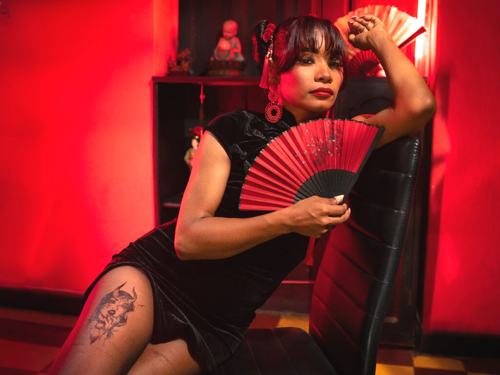 AtheneaBrown webcam model profile image