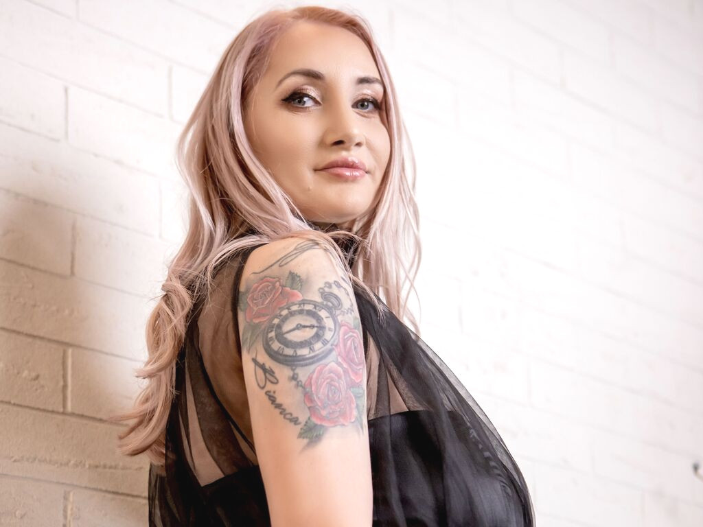 Ayana webcam model profile image