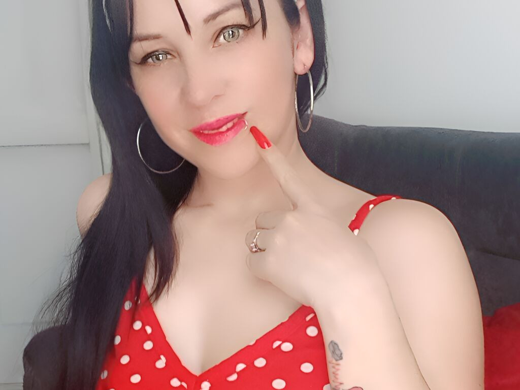 CharlotteAbbey webcam model profile image