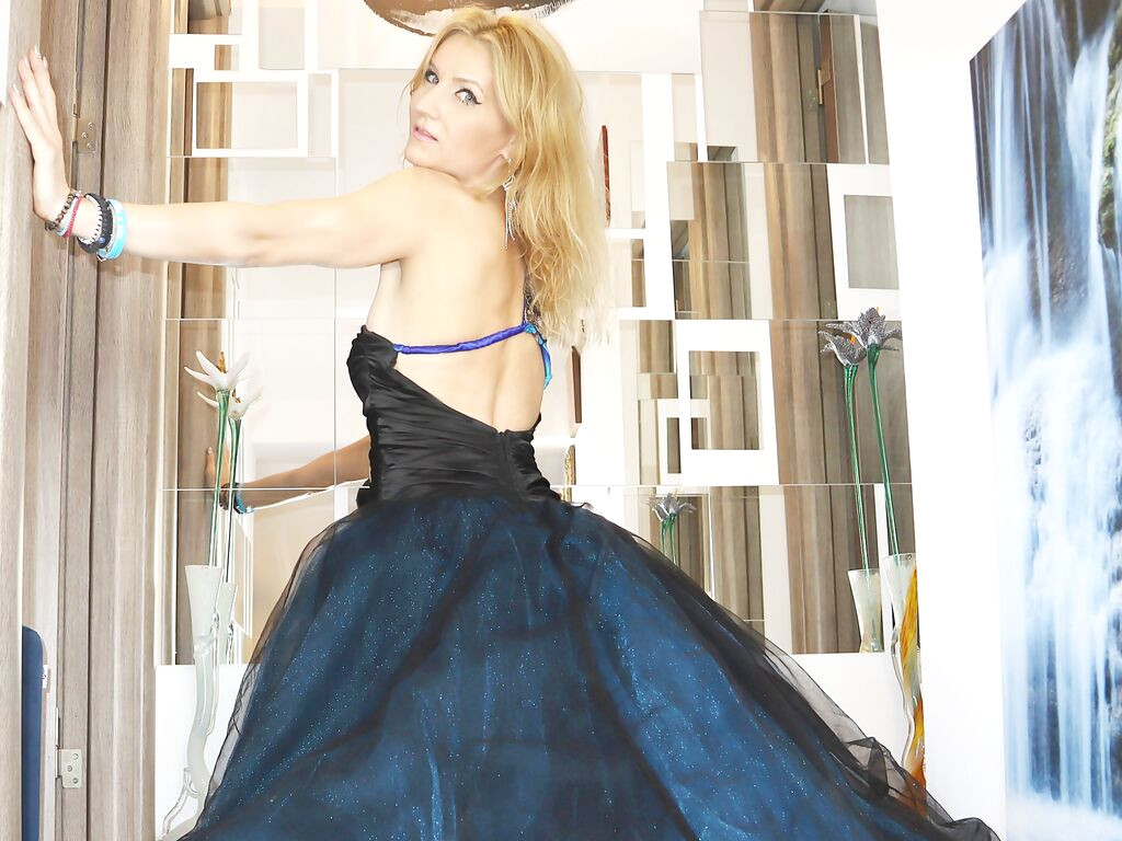 ChristineEve webcam model profile image