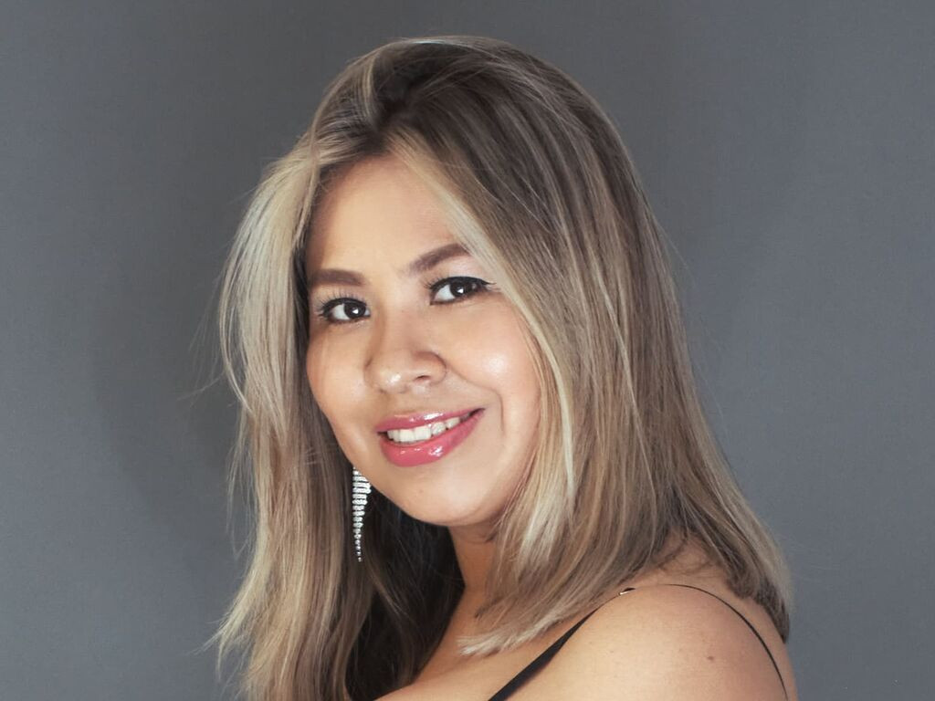 DannaJonas webcam model profile image