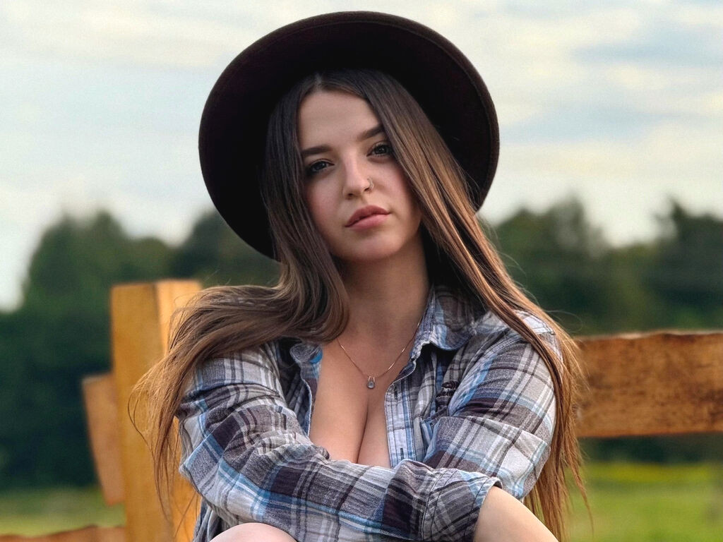 ElizabethBront webcam model profile image