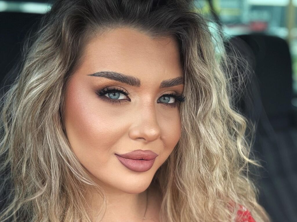 EmaGracie webcam model profile image