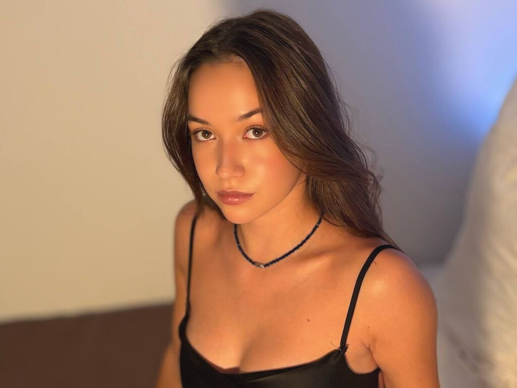 EmmyMire webcam model profile image