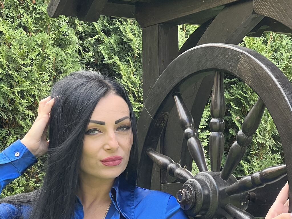 ErikaStill webcam model profile image