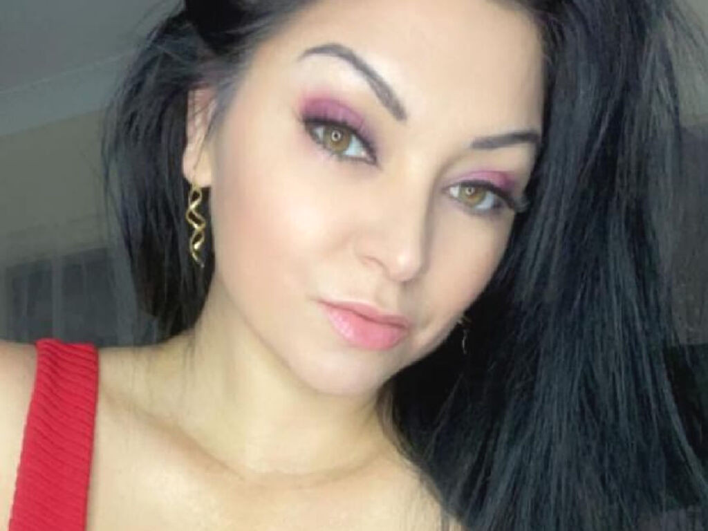 FreyaBlaze webcam model profile image