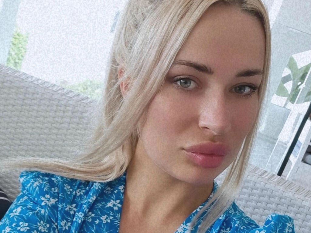 GraceMira LiveJasmin cam model preview