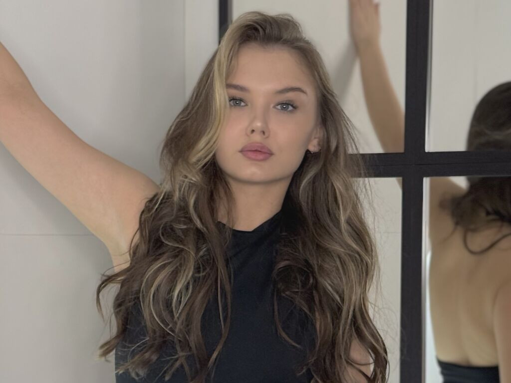 IsabellaValois webcam model profile image