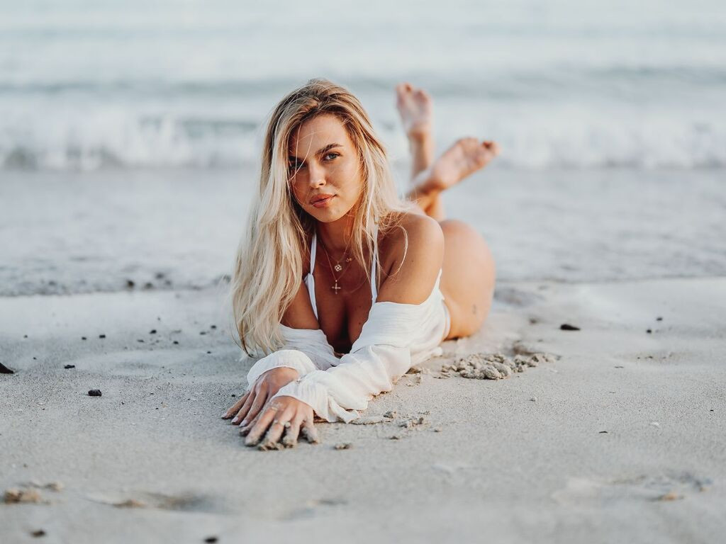 IsabelleBianchi webcam model profile image
