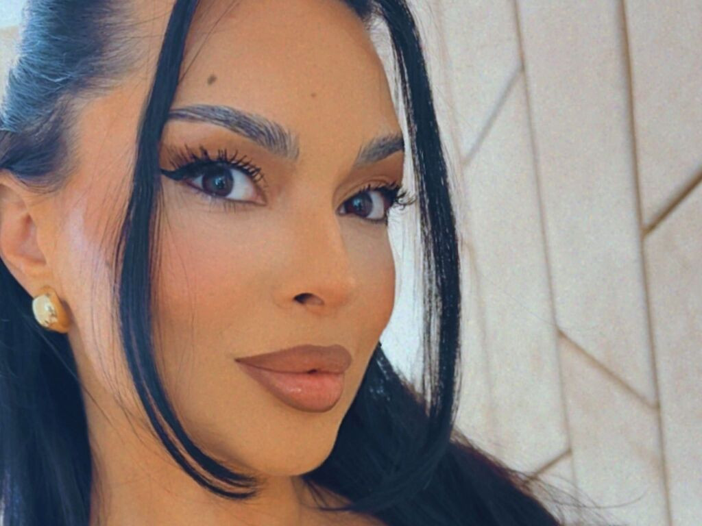 KaryBrown webcam model profile image