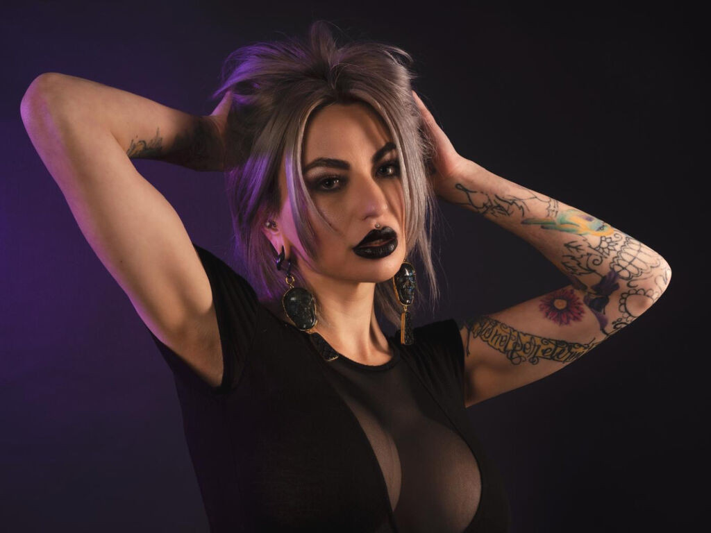 KitsuneKami webcam model profile image