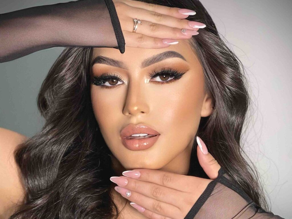 Kourtney webcam model profile image