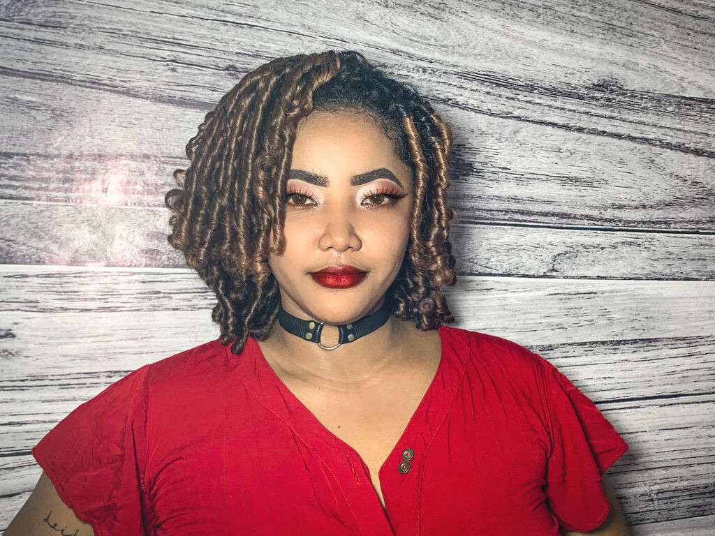 LisCruz webcam model profile image