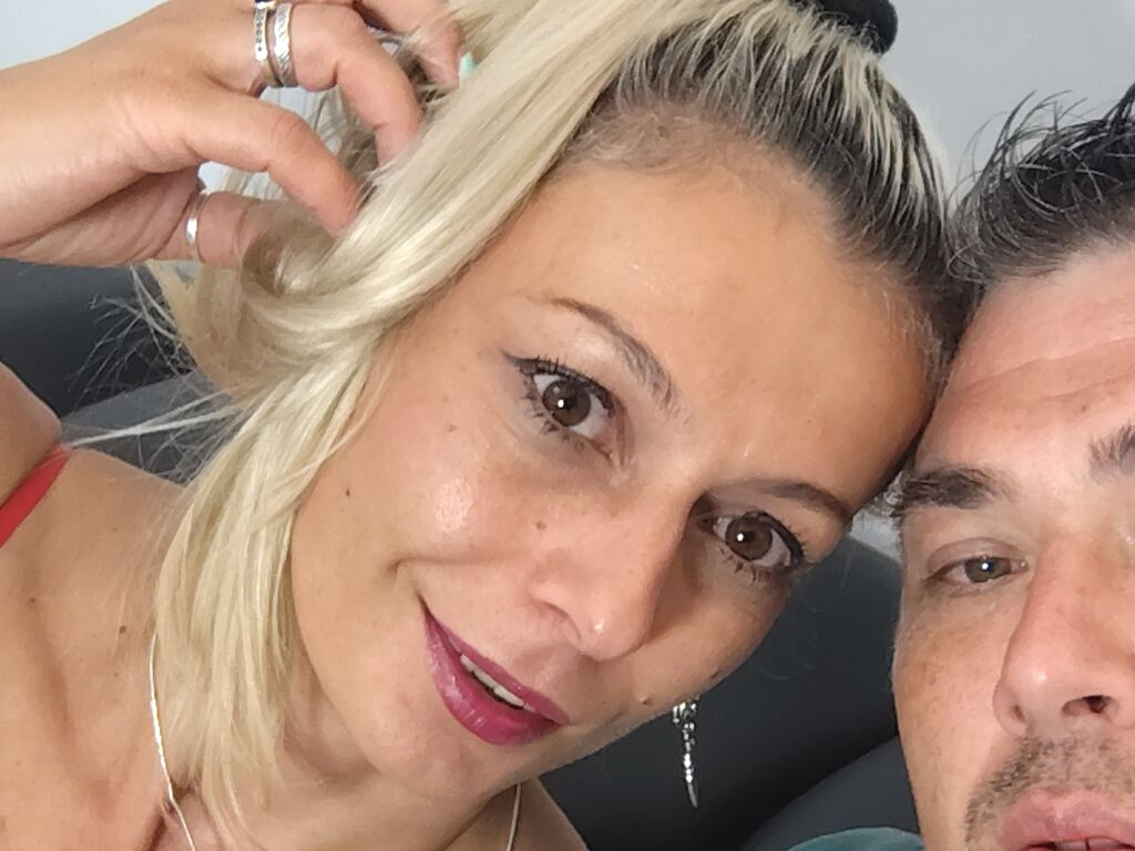 LuanaKriss webcam model profile image