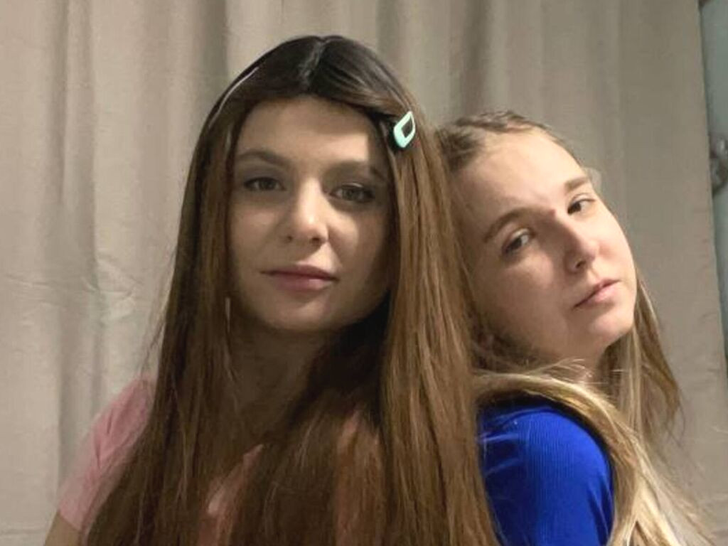 LynetteAndDoris webcam model profile image