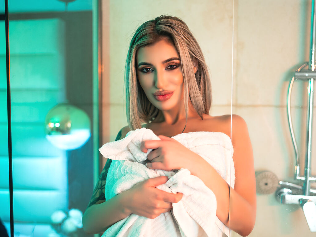 MalloryShaw webcam model profile image