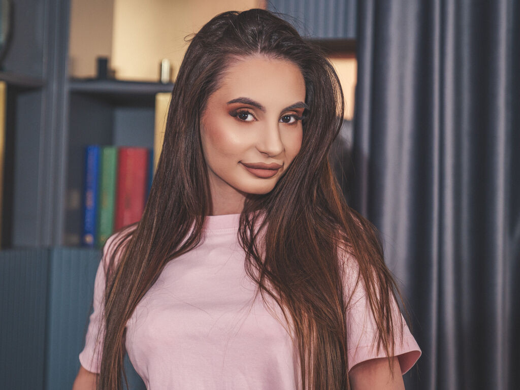 MarisaKarter webcam model profile image