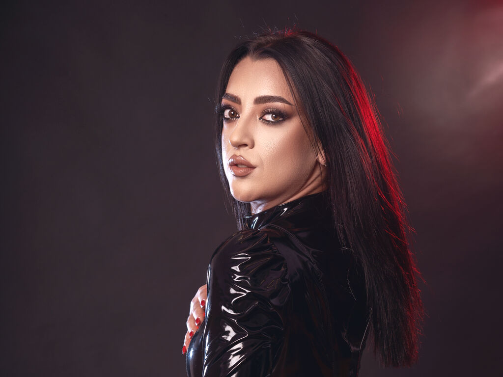 MiaAldago webcam model profile image