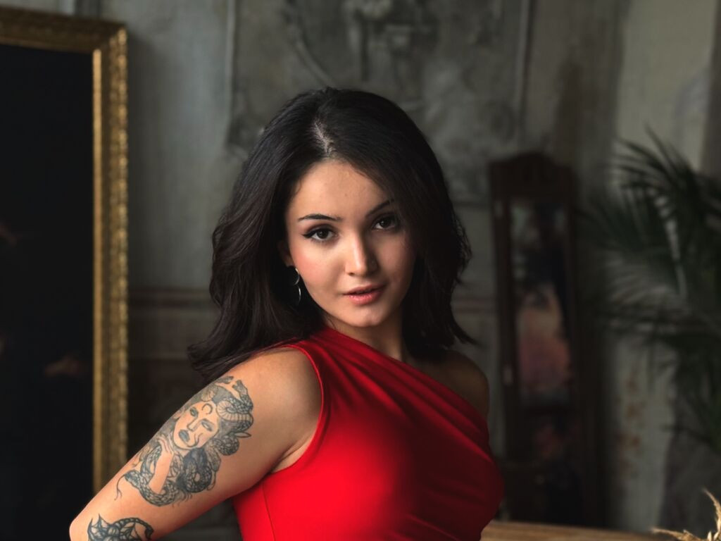 MiaOliveres webcam model profile image