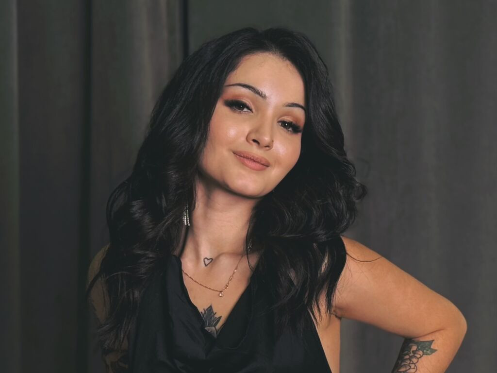 MiaOliveres LiveJasmin cam model preview