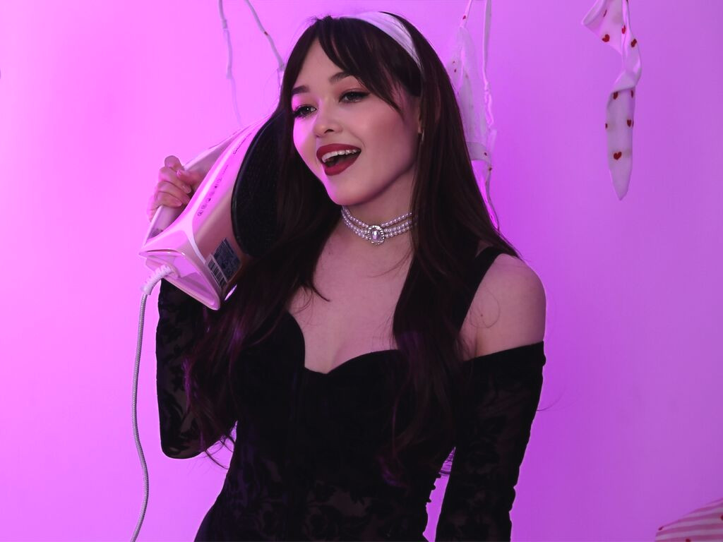 MiaQuince webcam model profile image
