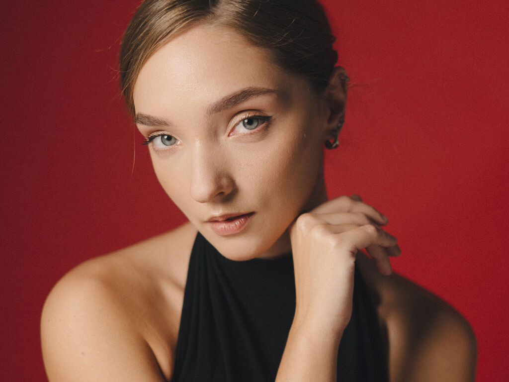 MilaVale webcam model profile image