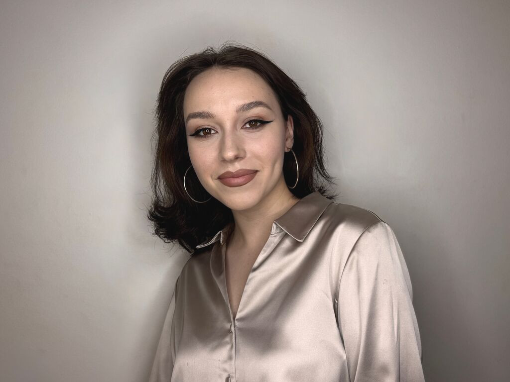 MonicaMonnet webcam model profile image