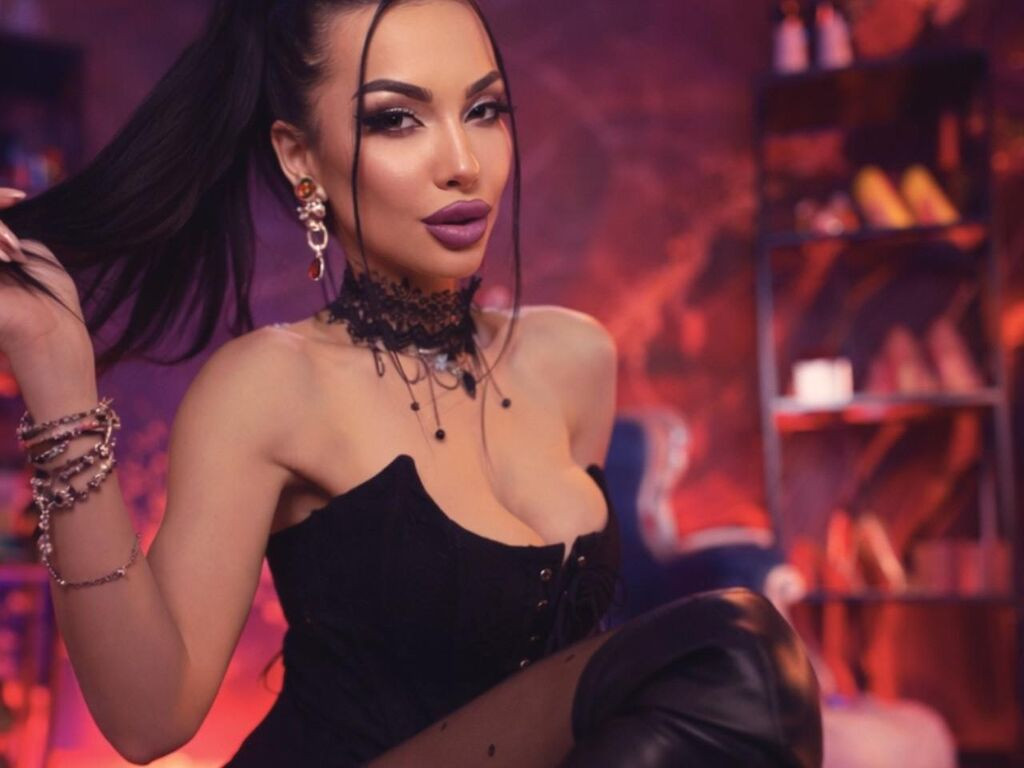 MoniqueSpelll webcam model profile image