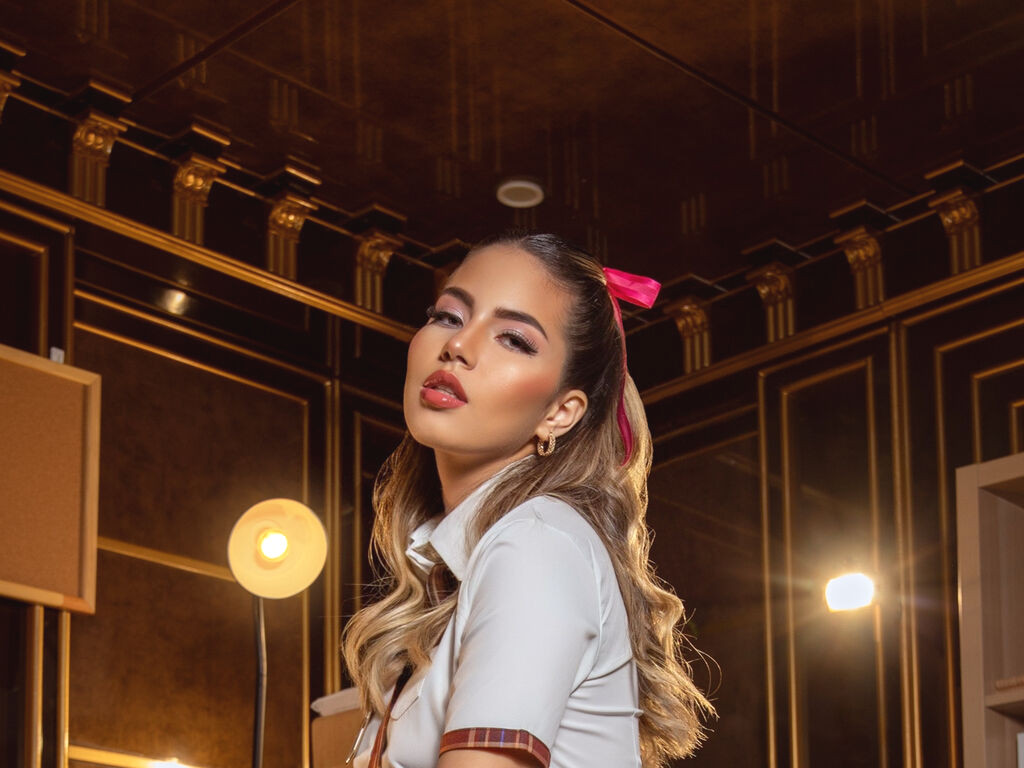 NatyRiveiro webcam model profile image
