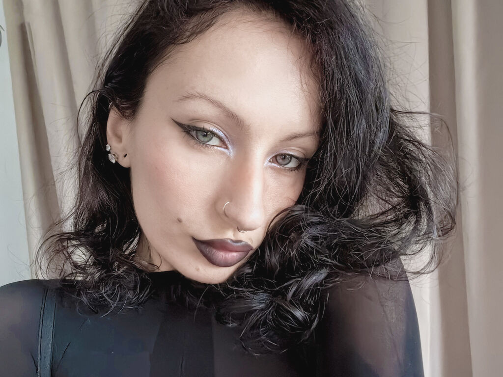RoseCrowley webcam model profile image