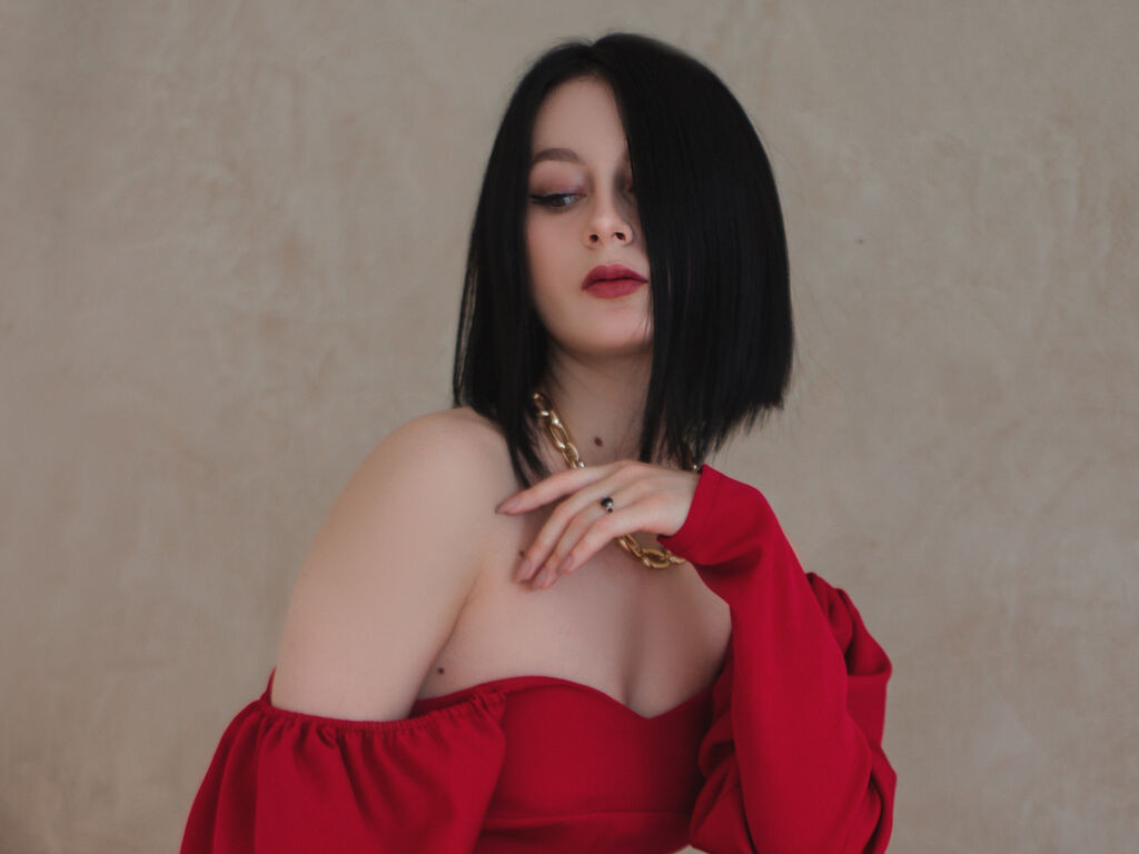 RousLucy webcam model profile image