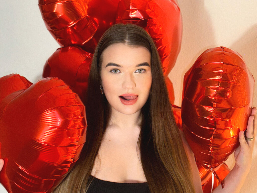 SandraHoller webcam model profile image