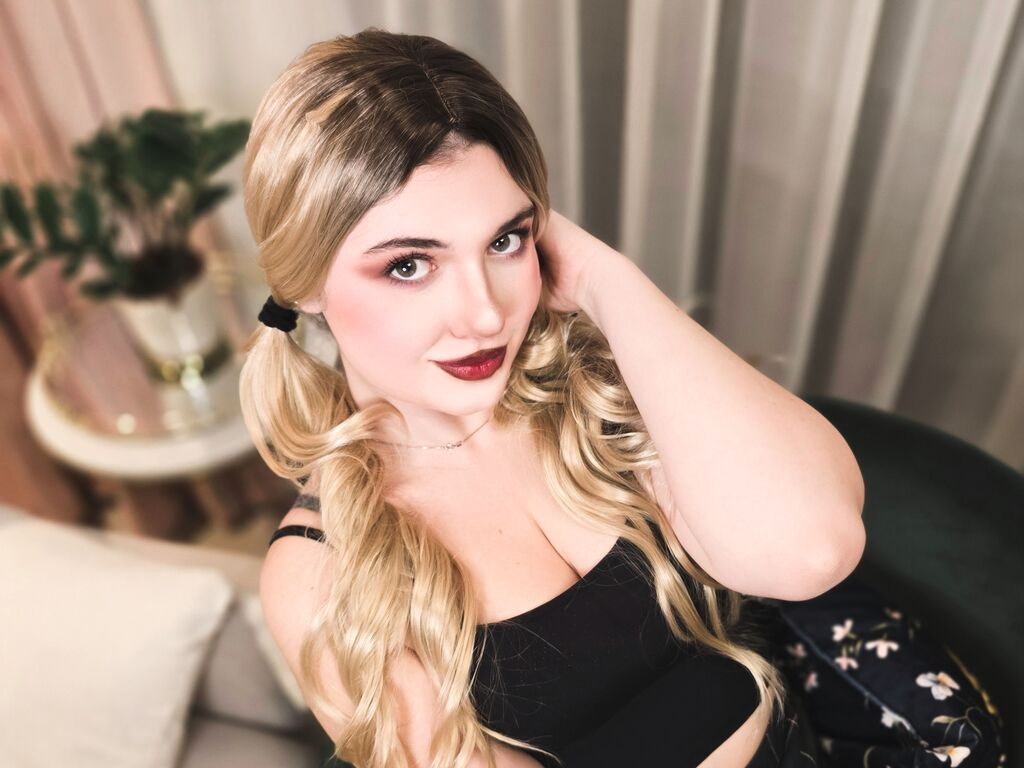 SashaBlackwood webcam model profile image
