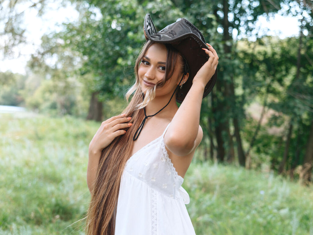 SophiaFostera webcam model profile image