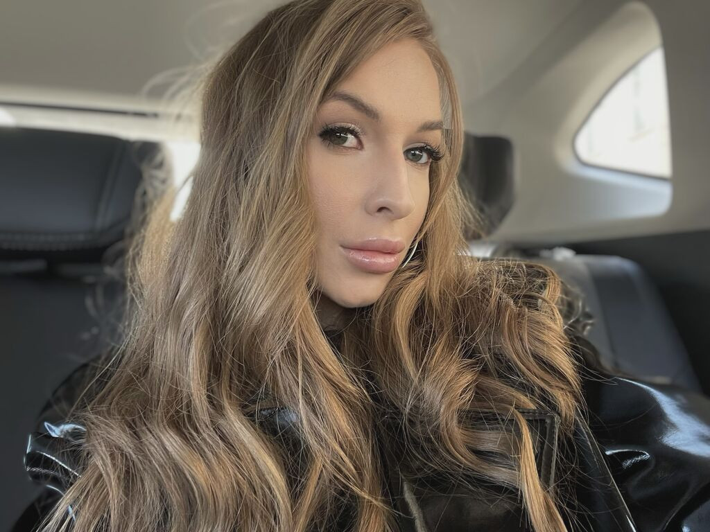 SophieViv webcam model profile image