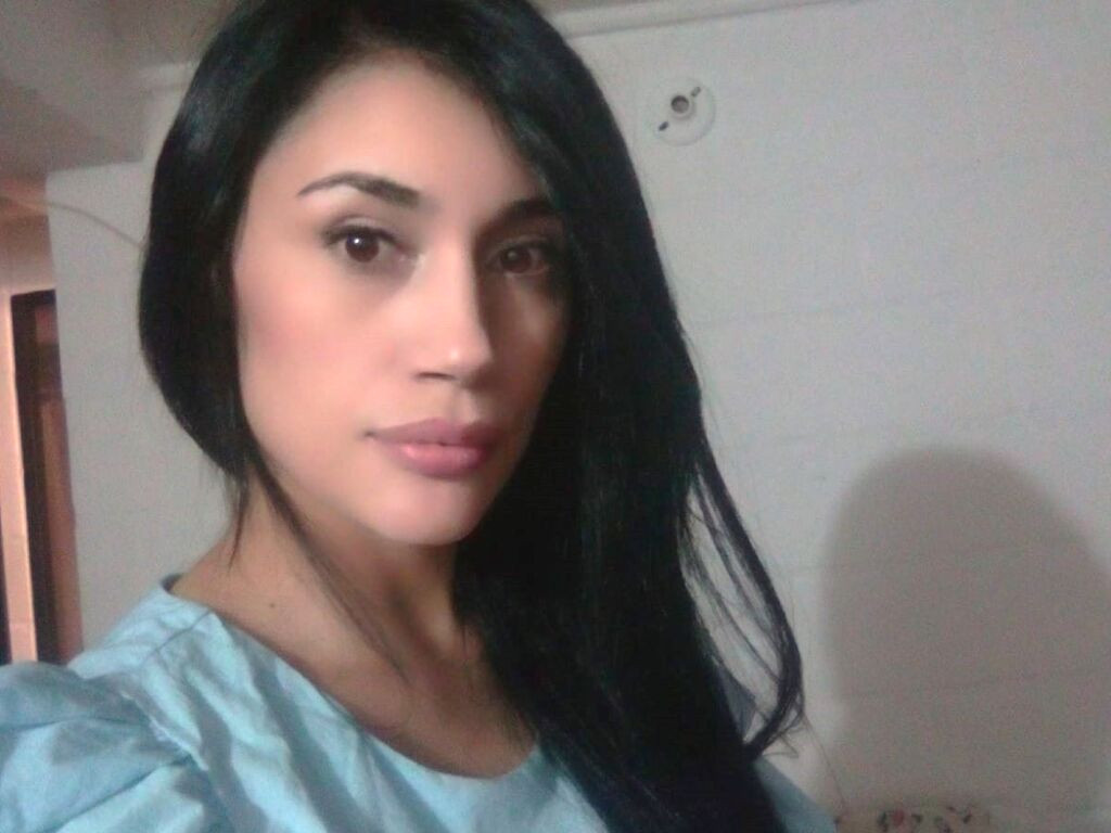 ThamaraLuna webcam model profile image