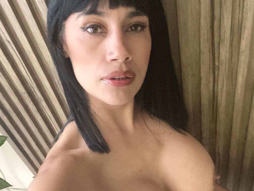 ThamaraLuna LiveJasmin cam model preview