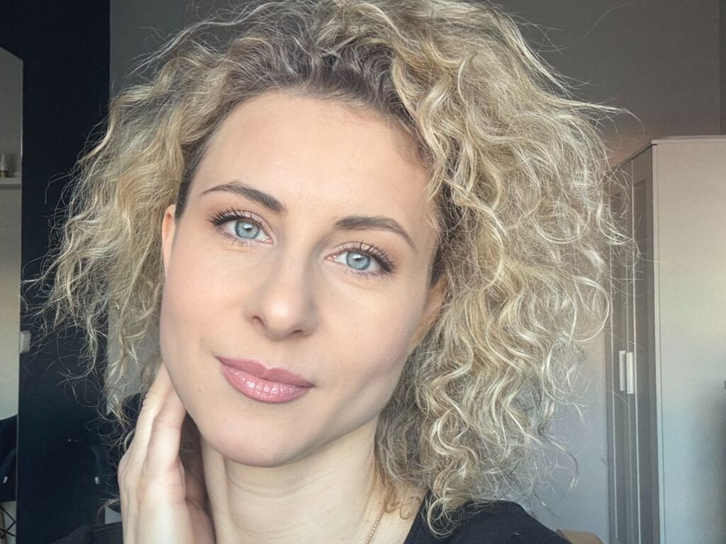 TiffaniRoze webcam model profile image