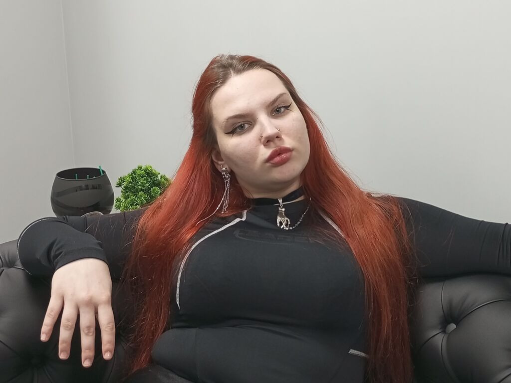 WandaRed webcam model profile image