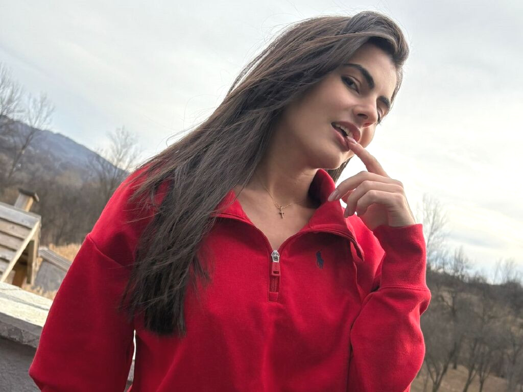YasminaMoon webcam model profile image